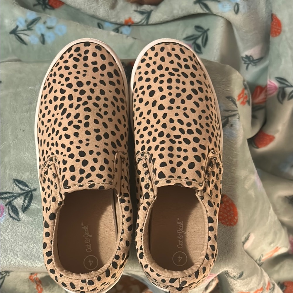 Cat & Jack Girls Loafer, Slip-Ons, Shoes Size 4 Leopard Print